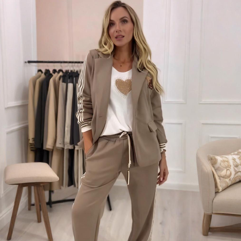 Completo donna blazer casual con righe laterali