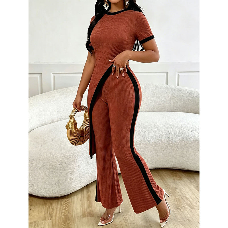 Completo da donna elegante con pantaloni a zampa