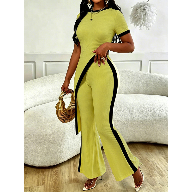 Completo da donna elegante con pantaloni a zampa
