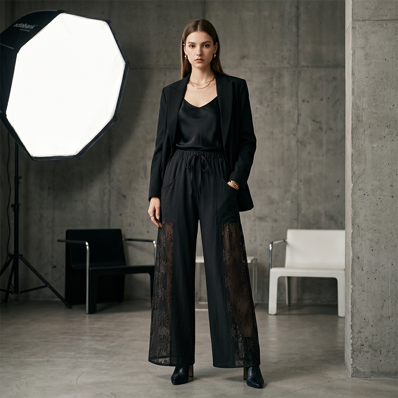 Pantaloni donna fluidi con pizzo e cordoncino