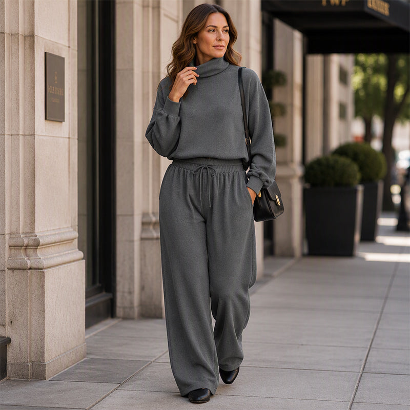 Completo donna due pezzi con collo alto e pantaloni larghi