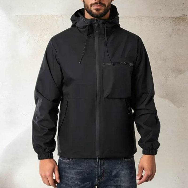 Giacca uomo con cappuccio regolabile e tasche multiple