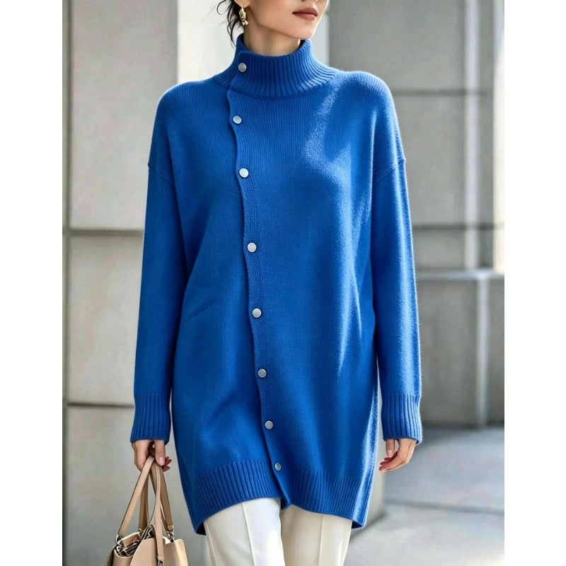 Maglione donna oversize con collo alto e bottoni asimmetrici