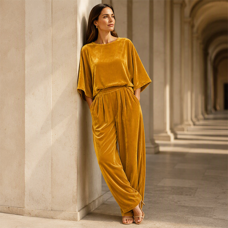 Completo donna in velluto con top morbido e pantaloni ampi