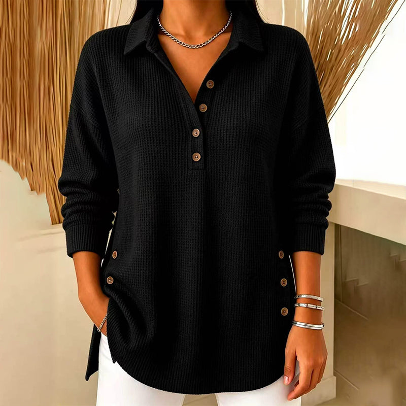 Top donna in maglia goffrata con collo polo e bottoni