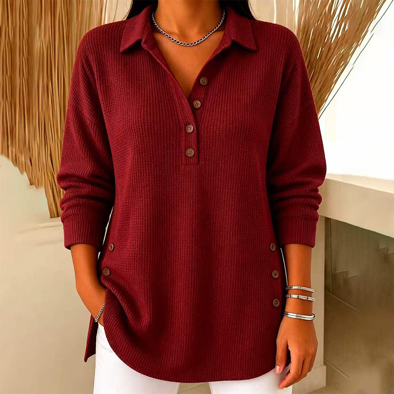 Top donna in maglia goffrata con collo polo e bottoni
