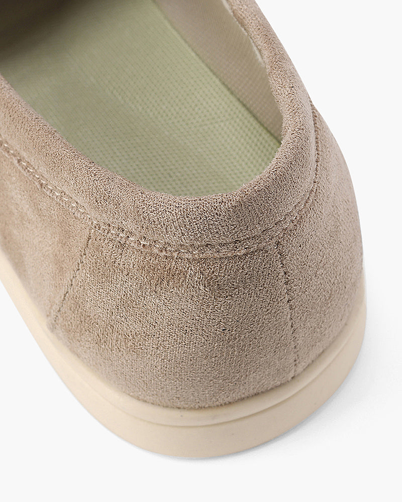 Mocassini uomo in suede slip-on con cuciture eleganti